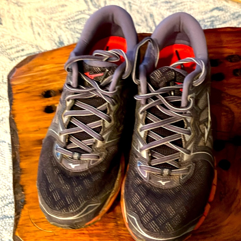 Mizuno wave women’s running shoes.